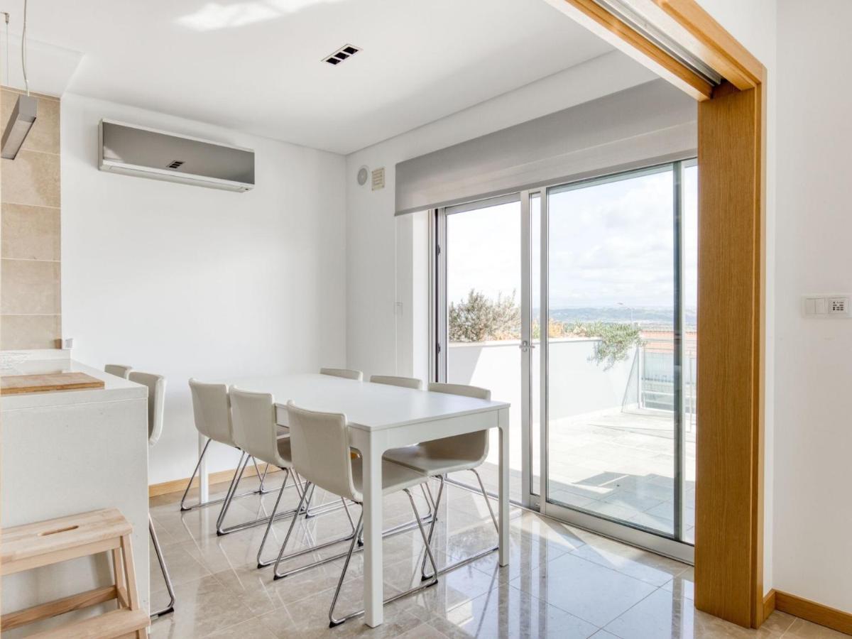 Modern Holiday Home In Salir Do Porto With Swimming Pool Salir de Porto Екстериор снимка