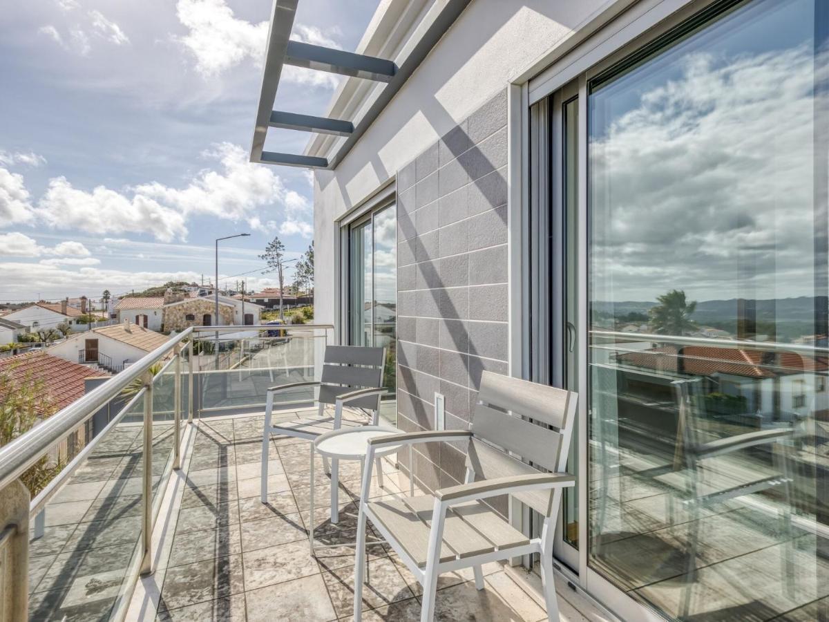 Modern Holiday Home In Salir Do Porto With Swimming Pool Salir de Porto Екстериор снимка