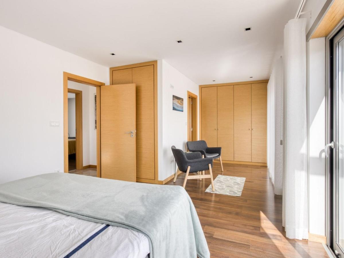Modern Holiday Home In Salir Do Porto With Swimming Pool Salir de Porto Екстериор снимка