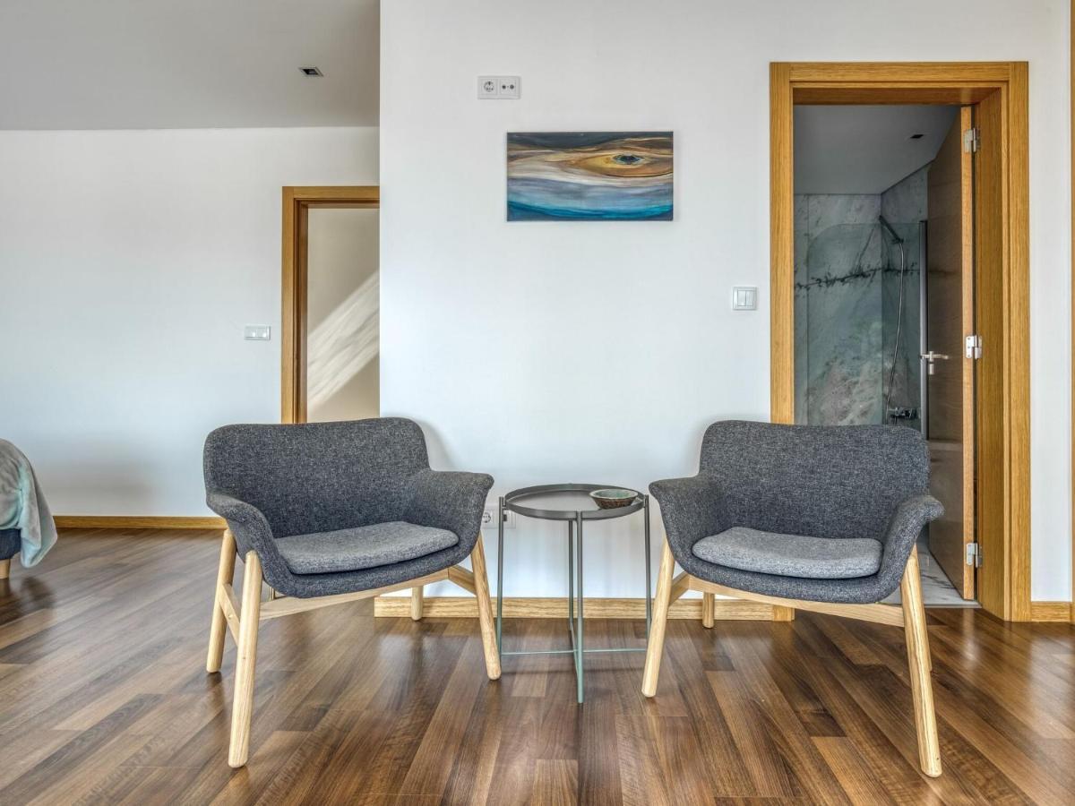 Modern Holiday Home In Salir Do Porto With Swimming Pool Salir de Porto Екстериор снимка